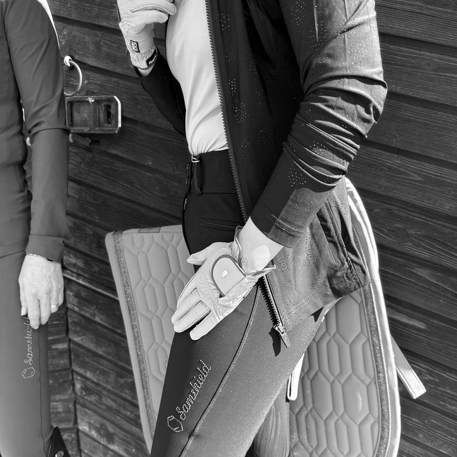 Riding wear and saddle pad – equestrian collection